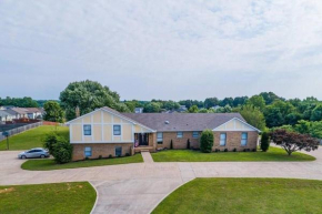 The Magnolia Suite at Hilltop Acres - Clarksville, TN (1335 Whitt Ln)